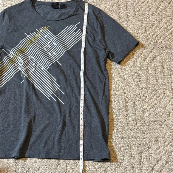Hugo Boss crewneck Gray Graphic Tee - Picture 6 of 7
